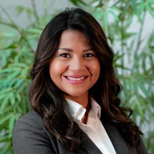 image of agent Dinorah Mejeur