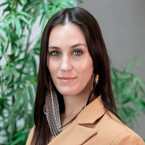 image of agent Emma McCosh