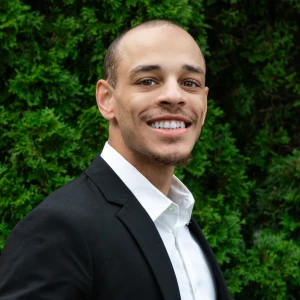 image of agent Justin Lathon