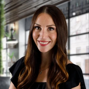 image of agent Suzanne Kowalski