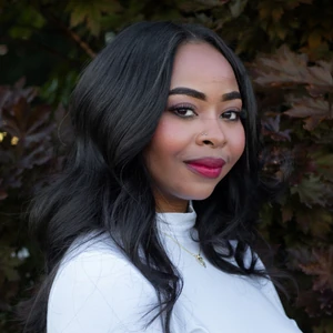 image of agent Teanna Daniels